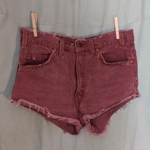 🐍 Levi's Cranberry High Waisted Shorts - M